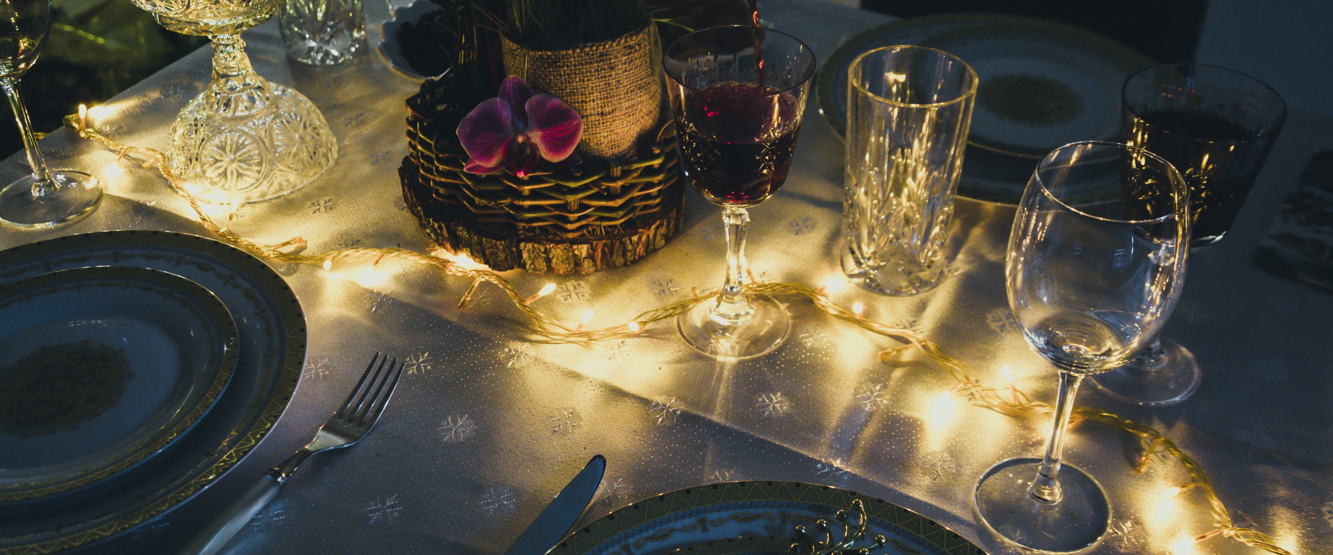 Mesa de Ceia de Natal @AlexanderMils / Unsplash