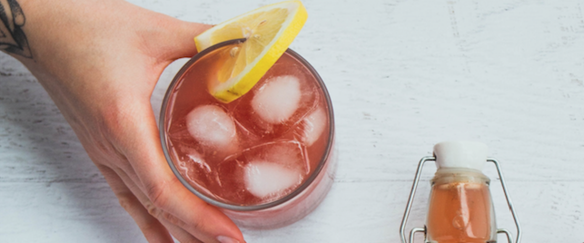 Kombucha de hibisco @shannon-nickerson-unsplash